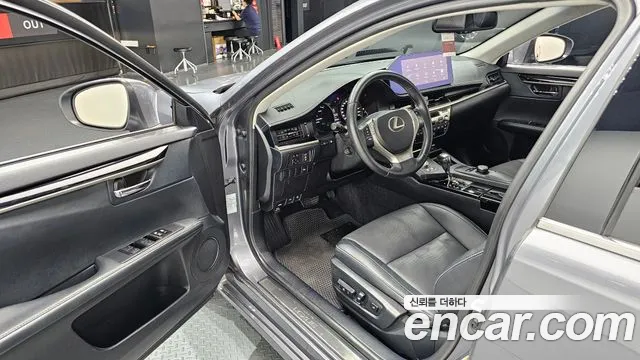 Lexus ES 2014 thumb 9