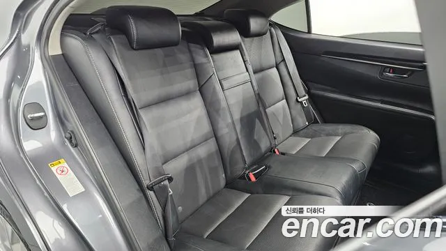 Lexus ES 2014 thumb 10
