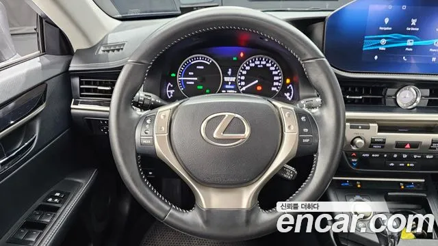 Lexus ES 2014 thumb 12