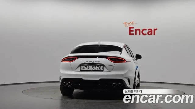 Kia Stinger 2018 thumb 4