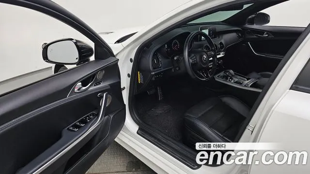 Kia Stinger 2018 thumb 10