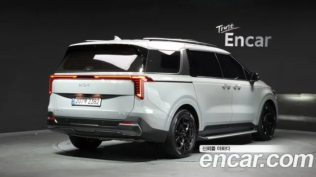 Kia Carnival 2024 thumb 2