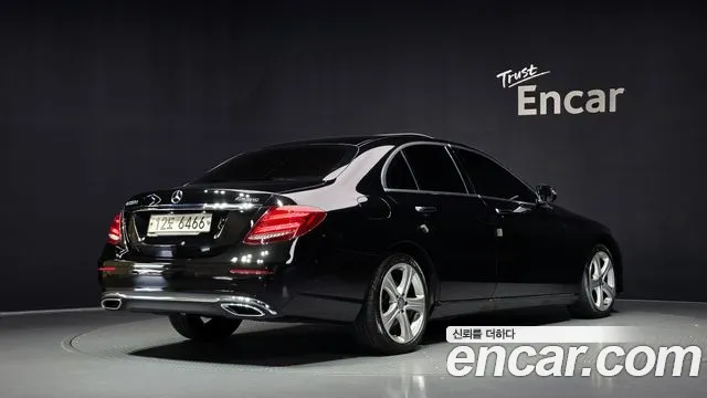 Mercedes-Benz E-Класс 2017 thumb 2