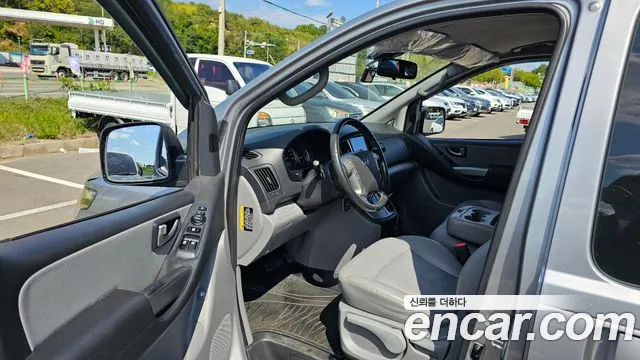 Hyundai Starex 2018 thumb 10