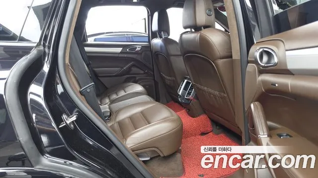 Porsche Cayenne 2015 thumb 12