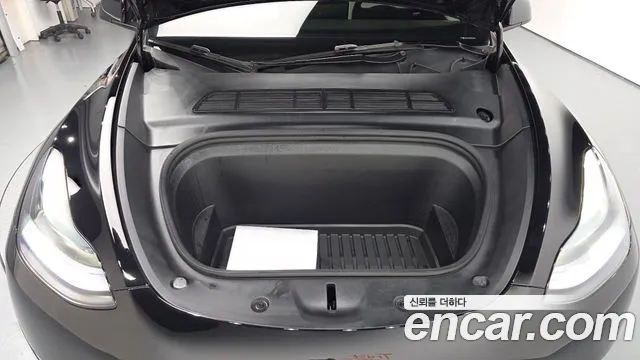Tesla Model Y 2024 thumb 5