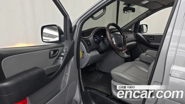 Hyundai Starex 2018 thumb 10
