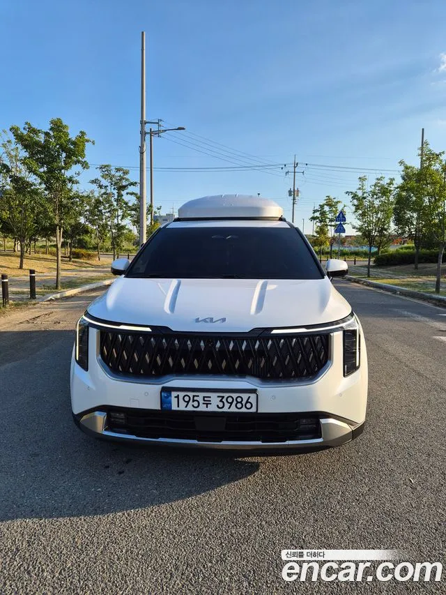 Kia Carnival 2024 thumb 3