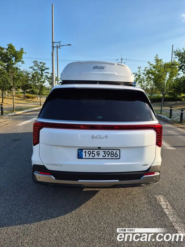 Kia Carnival 2024 thumb 4