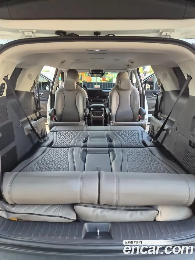 Kia Carnival 2024 thumb 6