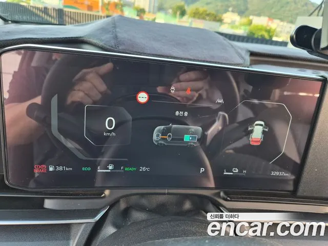 Kia Carnival 2024 thumb 8
