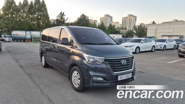 Hyundai Starex 2018 thumb 3