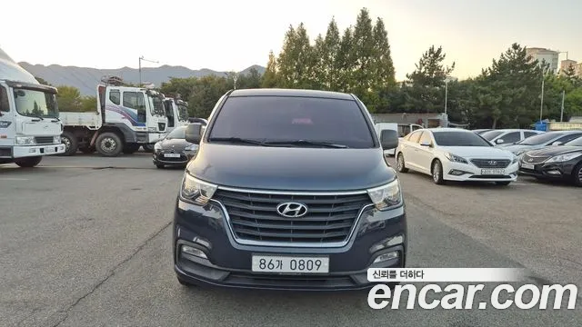 Hyundai Starex 2018 thumb 11