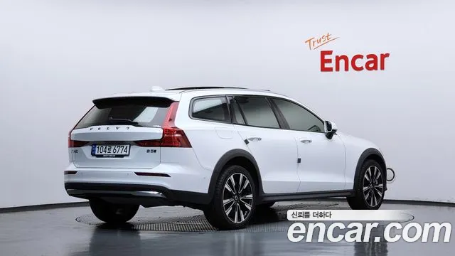 Volvo V60 2023 thumb 2