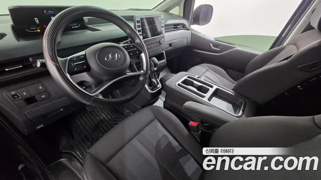 Hyundai Staria 2023 thumb 7