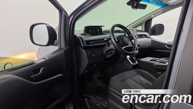 Hyundai Staria 2023 thumb 10