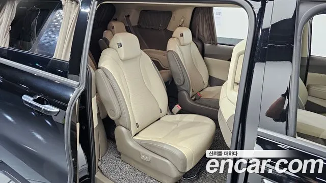 Kia Carnival 2023 thumb 11