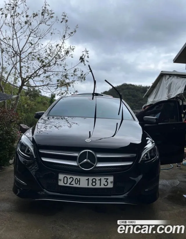 Mercedes-Benz B-Class 2018 thumb 3