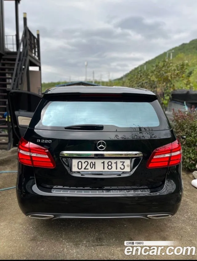 Mercedes-Benz B-Class 2018 thumb 4