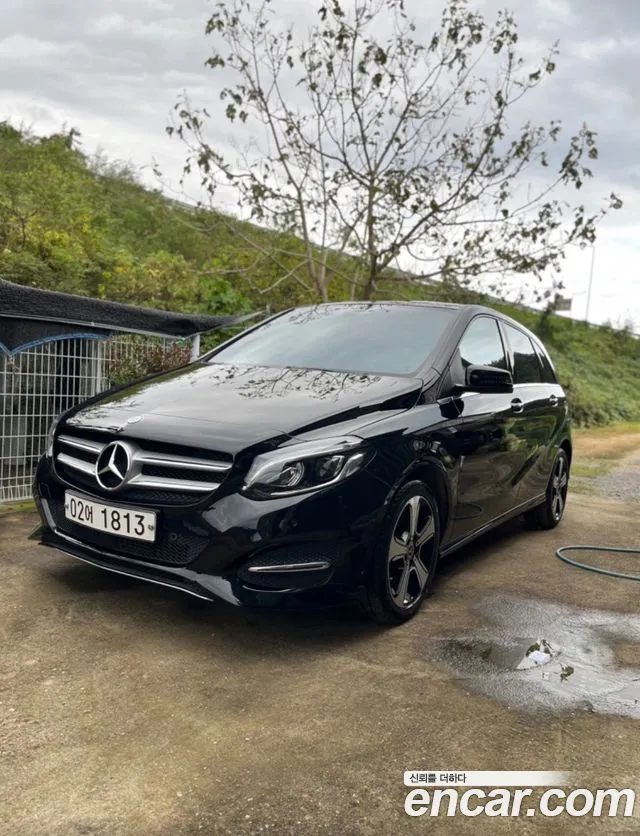 Mercedes-Benz B-Class 2018 thumb 12