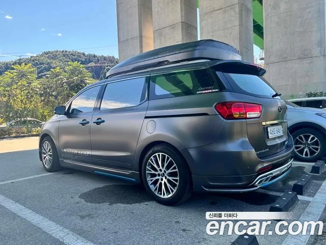 Kia Carnival 2017 thumb 2