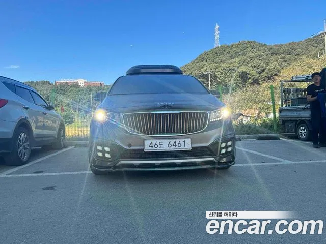 Kia Carnival 2017 thumb 3