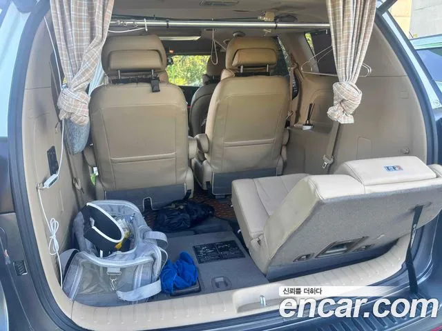 Kia Carnival 2017 thumb 9