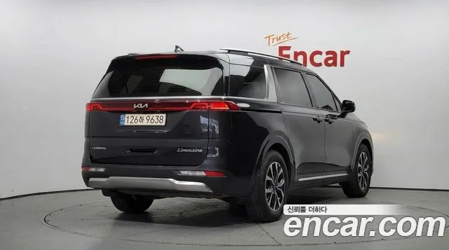 Kia Carnival 2022 thumb 2