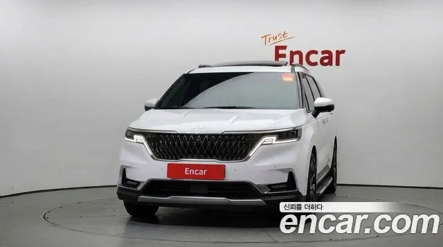 Kia Carnival 2023 thumb 3