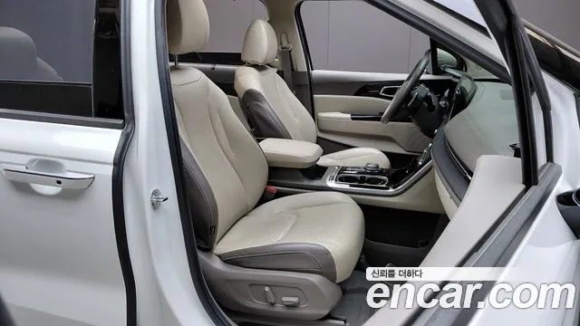 Kia Carnival 2023 thumb 12
