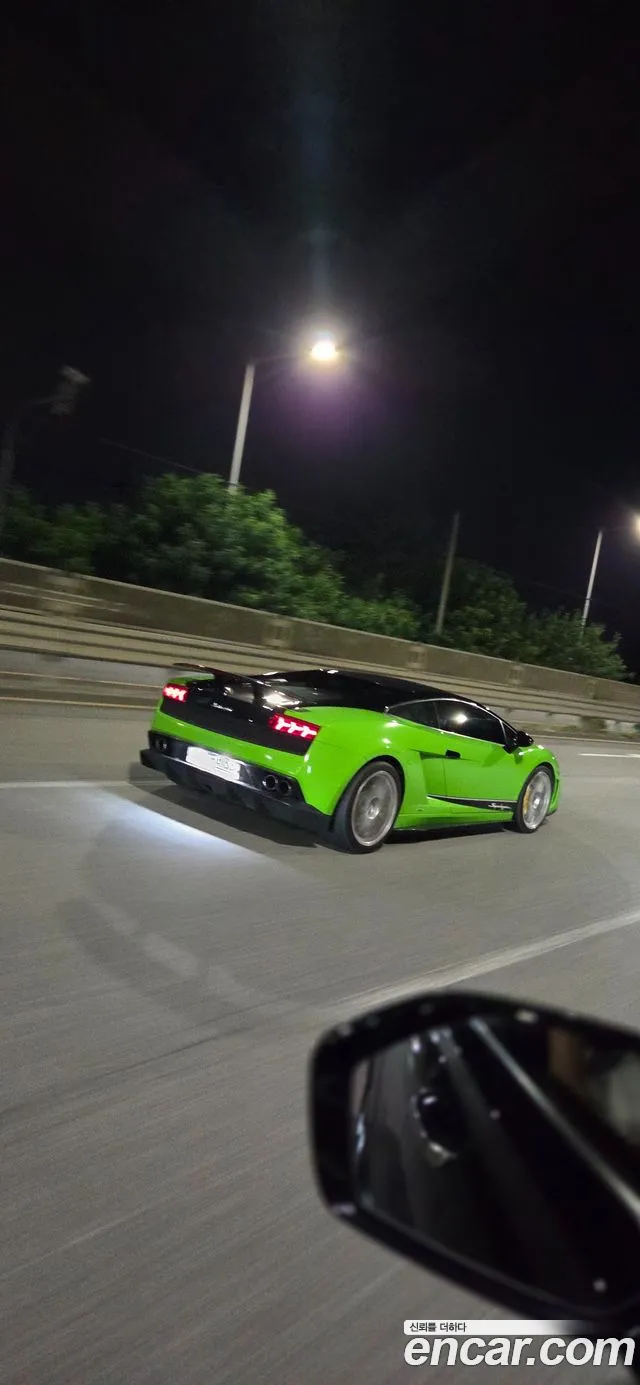 Lamborghini Gallardo 2011 thumb 3