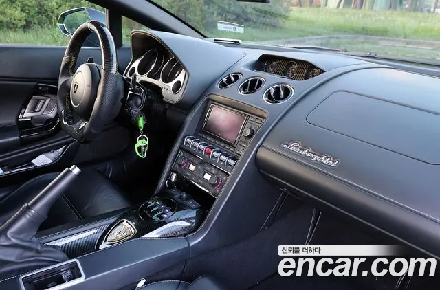 Lamborghini Gallardo 2011 thumb 7