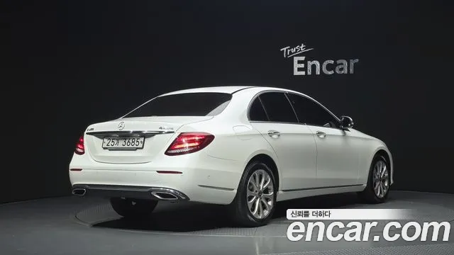 Mercedes-Benz E-Класс 2017 thumb 2