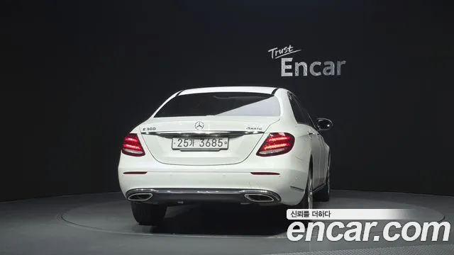 Mercedes-Benz E-Класс 2017 thumb 4