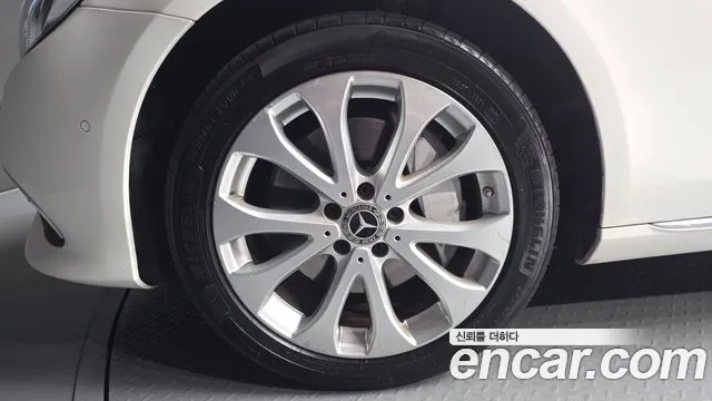 Mercedes-Benz E-Класс 2017 thumb 5