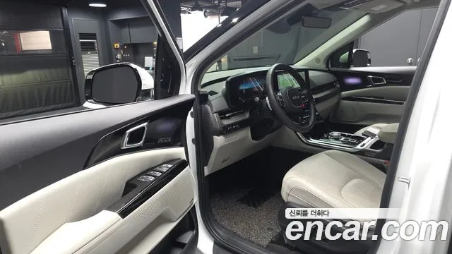 Kia Carnival 2023 thumb 10