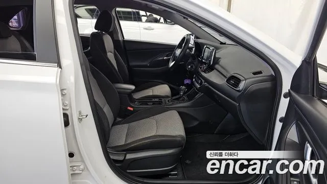 Hyundai i30 2018 thumb 11