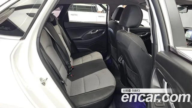 Hyundai i30 2018 thumb 12