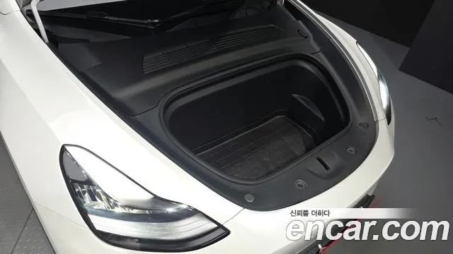 Tesla Model Y 2021 thumb 6