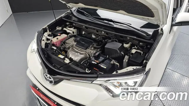 Toyota RAV4 2016 thumb 6