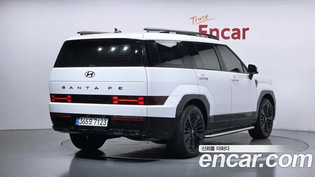Hyundai Santa Fe 2024 thumb 2