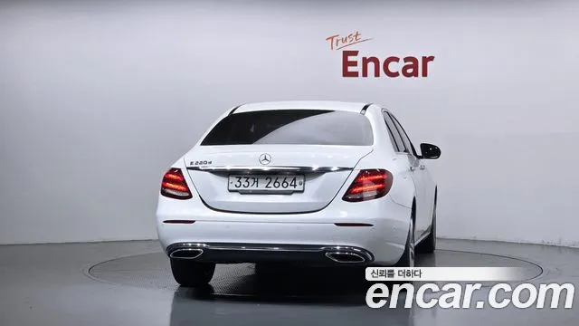 Mercedes-Benz E-Класс 2017 thumb 4