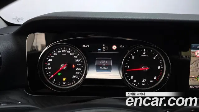 Mercedes-Benz E-Класс 2017 thumb 8