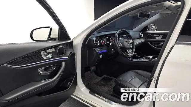 Mercedes-Benz E-Класс 2017 thumb 10