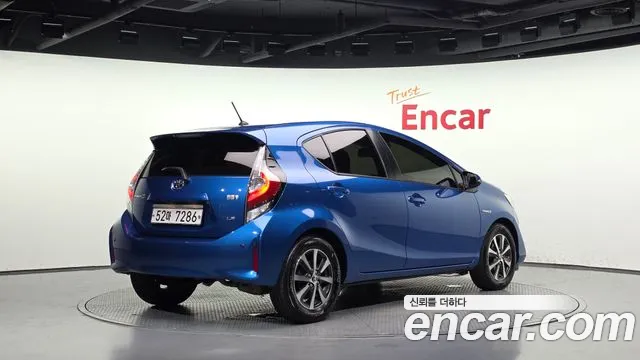 Toyota Prius 2018 thumb 2
