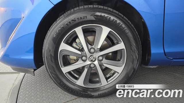 Toyota Prius 2018 thumb 5