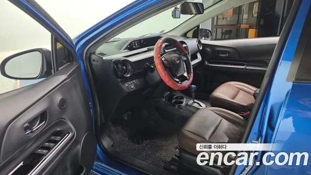 Toyota Prius 2018 thumb 10