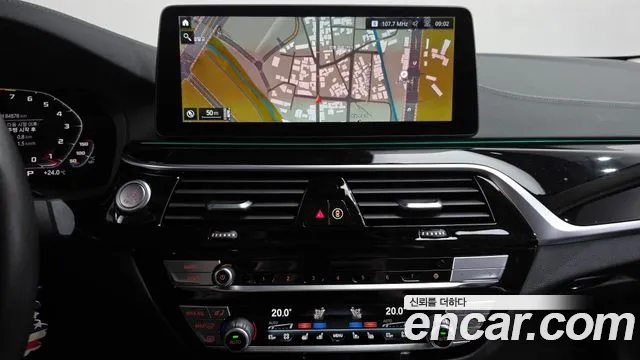 BMW 5-Series 2021 thumb 12