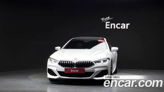 BMW 8-Series 2021 thumb 2