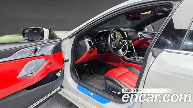 BMW 8-Series 2021 thumb 9